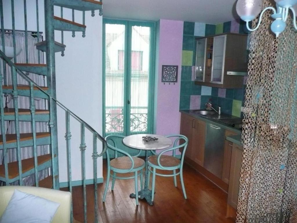 Gite Milly - 2 Studios En Coeur De Ville Eksteriør bilde