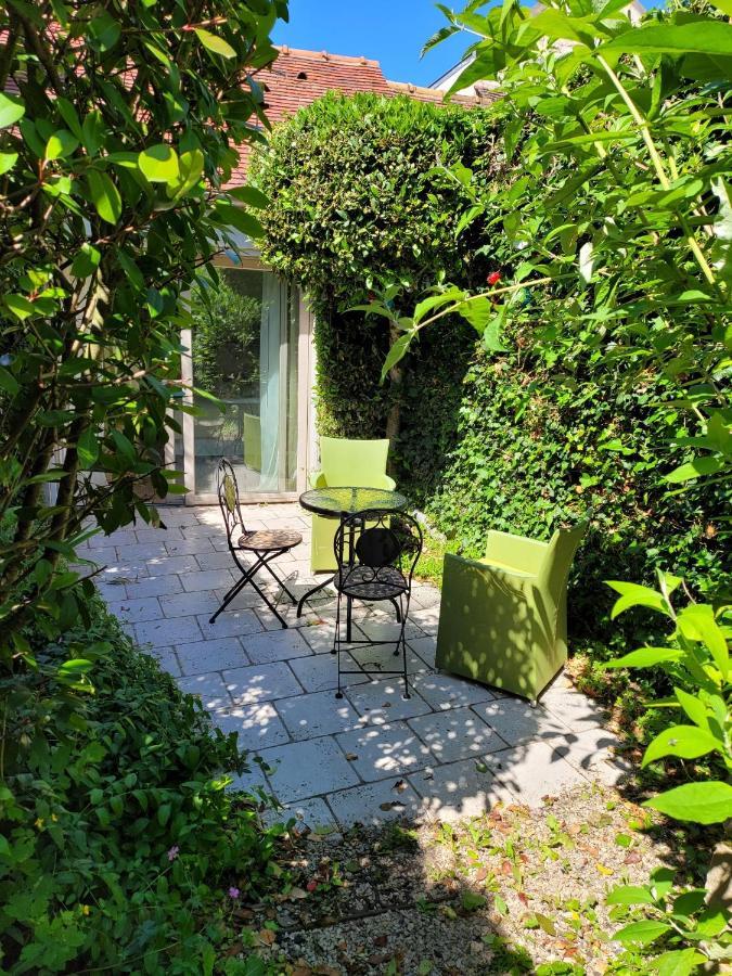 Gite Milly - 2 Studios En Coeur De Ville Eksteriør bilde